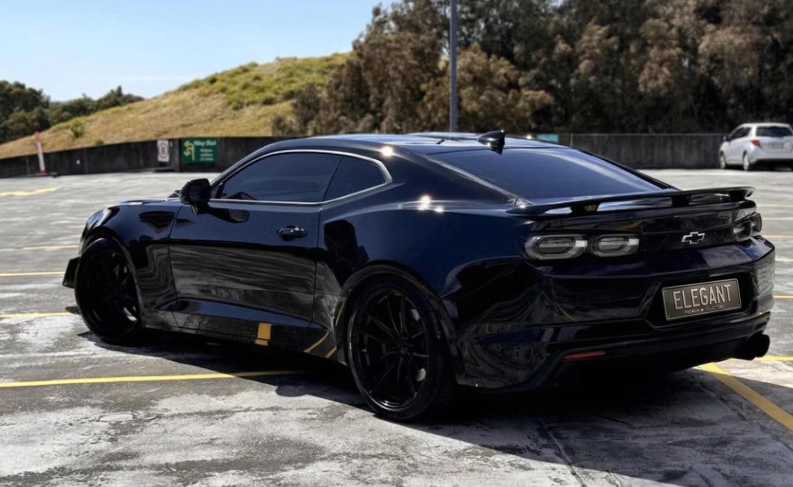 Looking for Chevrolet Camaro hire, sports car hire or luxury car hire Sydney?