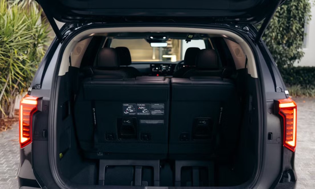 Looking for Kia CARNIVAL car hire or luxury car hire Sydney?
