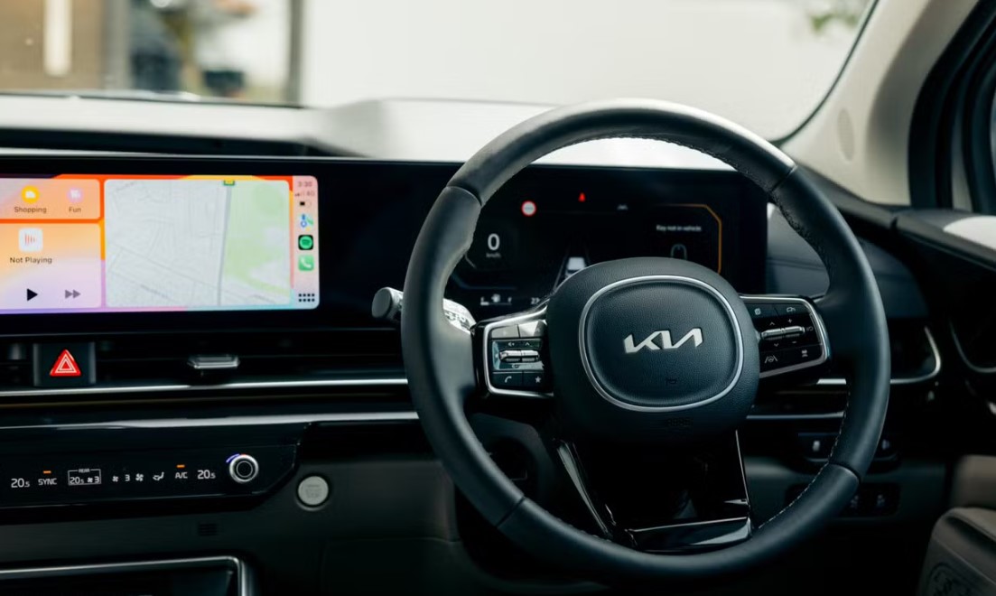 Looking for Kia CARNIVAL car hire or luxury car hire Sydney?
