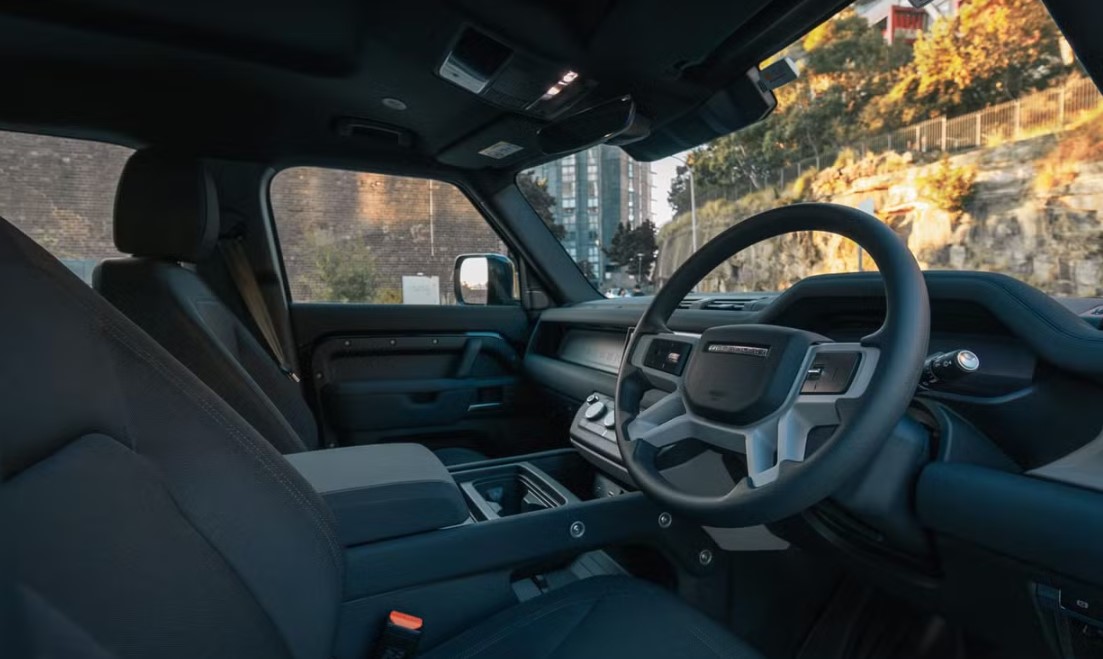 Looking for Land Rover DEFENDER hire or luxury car hire Sydney?