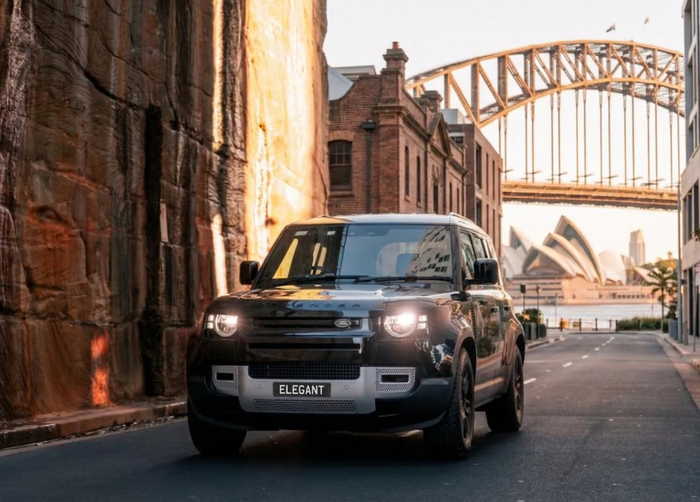 Looking for Land Rover DEFENDER hire or luxury car hire Sydney?
